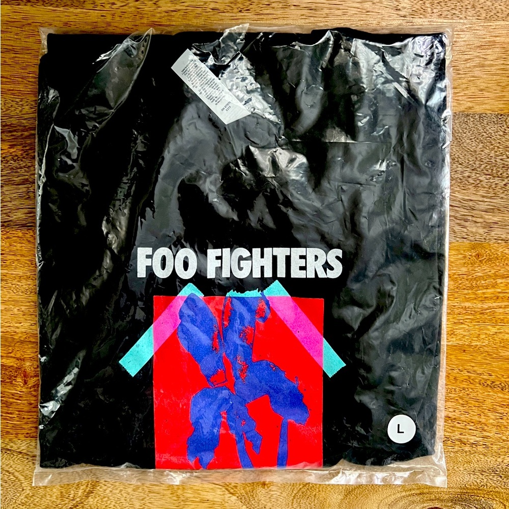 Foo Fighters Black Medicine at Midnight T-Shirt L NWT